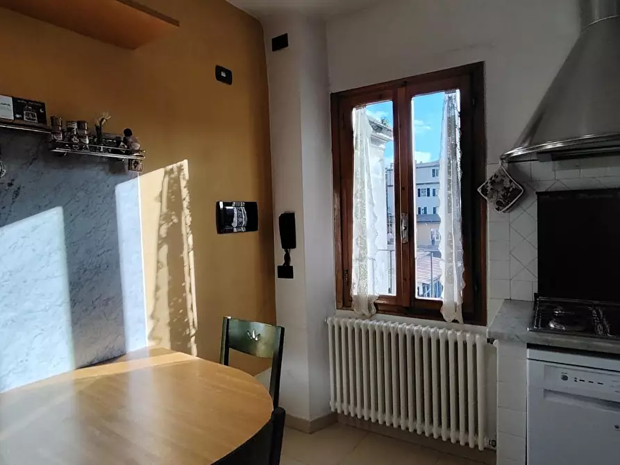 Immagine 9 di Appartamento in vendita  a Carrara