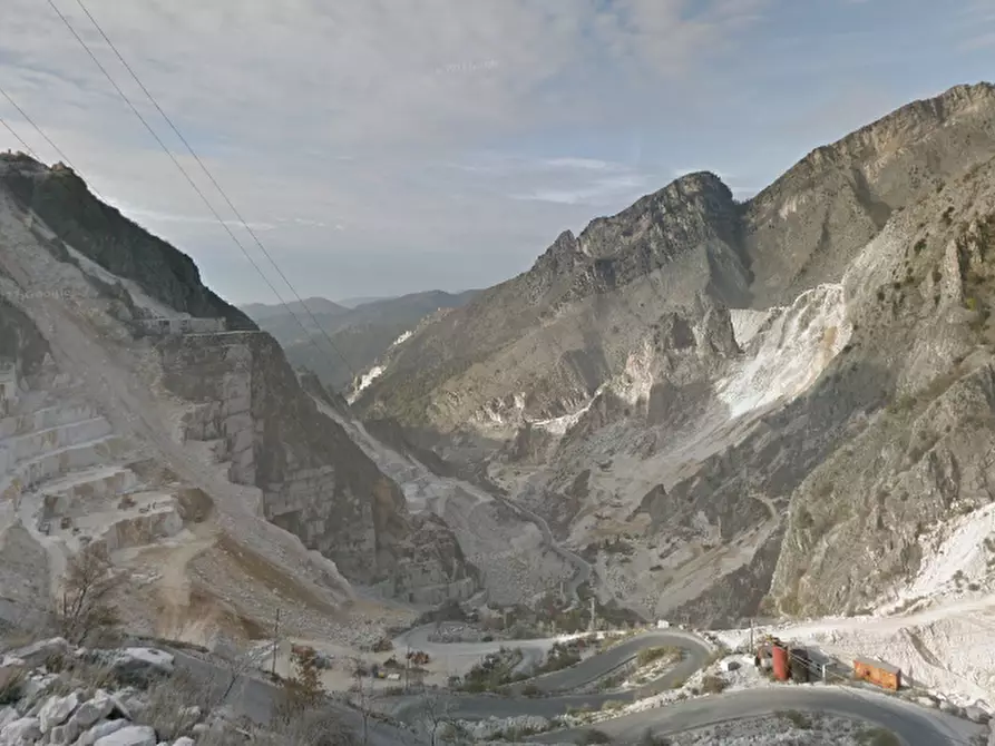 Immagine 16 di Mansarda in vendita  a Carrara