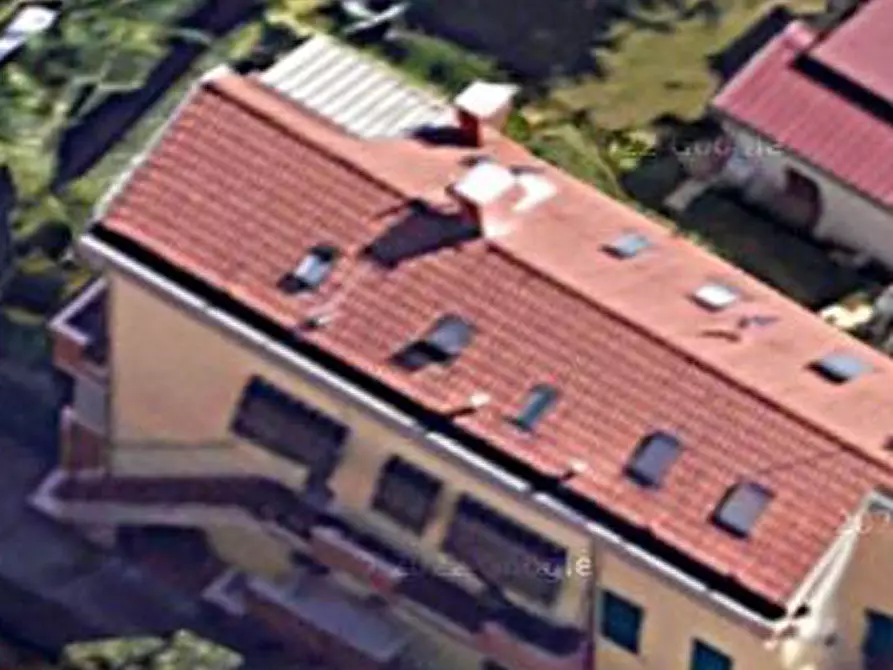 Immagine 10 di Mansarda in vendita  a Carrara