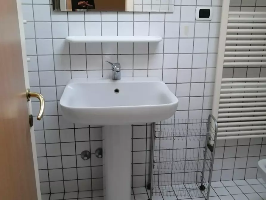 Immagine 8 di Mansarda in vendita  a Carrara