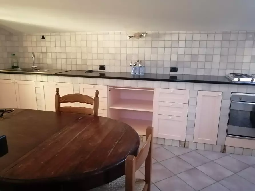 Immagine 3 di Mansarda in vendita  a Carrara