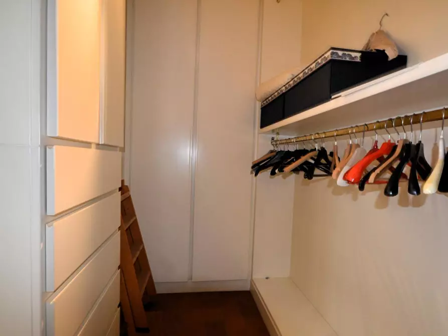 Immagine 29 di Villa in vendita  a Lucca