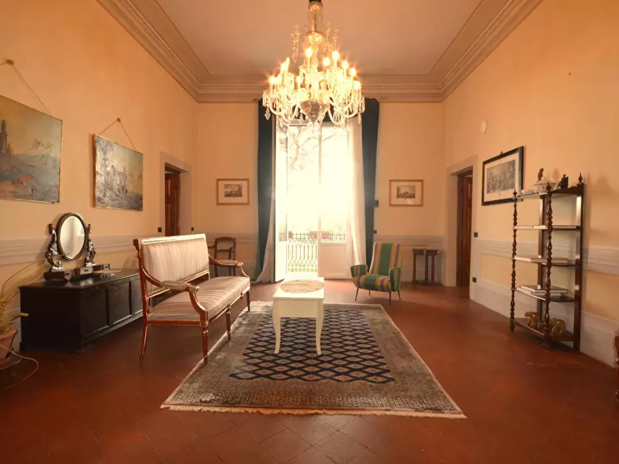 Immagine 14 di Villa in vendita  a Lucca