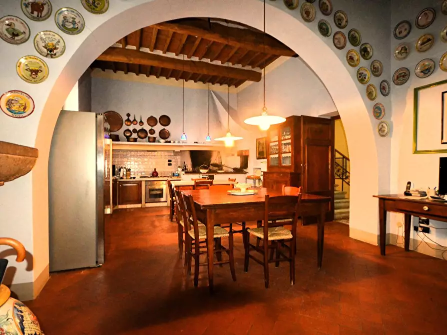 Immagine 8 di Villa in vendita  a Lucca