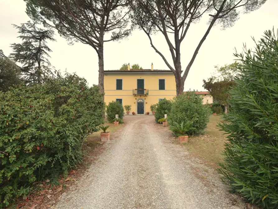 Immagine 47 di Villa in vendita  a Lucca