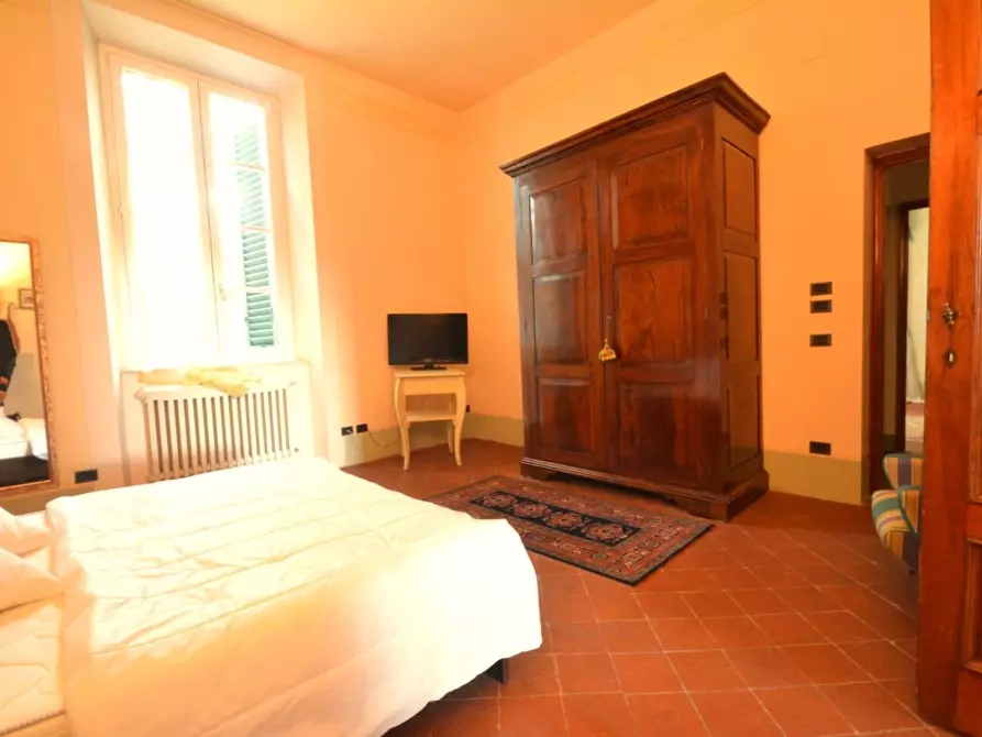 Immagine 21 di Villa in vendita  a Lucca