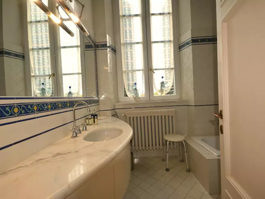 Immagine 30 di Villa in vendita  a Lucca