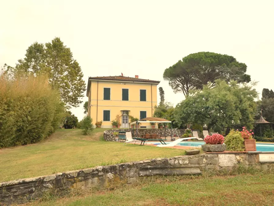 Immagine 42 di Villa in vendita  a Lucca