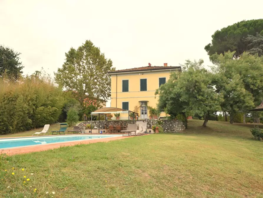 Immagine 43 di Villa in vendita  a Lucca