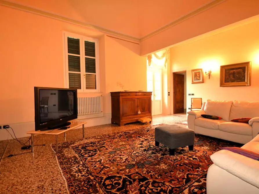 Immagine 6 di Villa in vendita  a Lucca