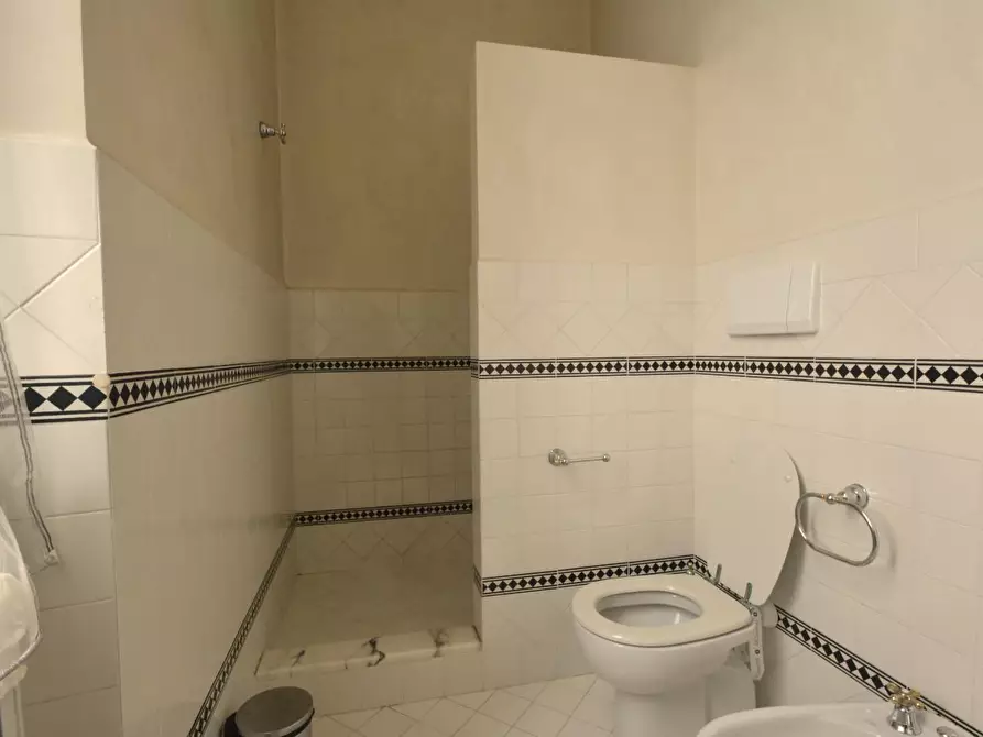 Immagine 25 di Villa in vendita  a Lucca