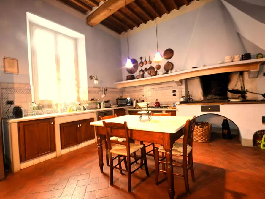 Immagine 7 di Villa in vendita  a Lucca