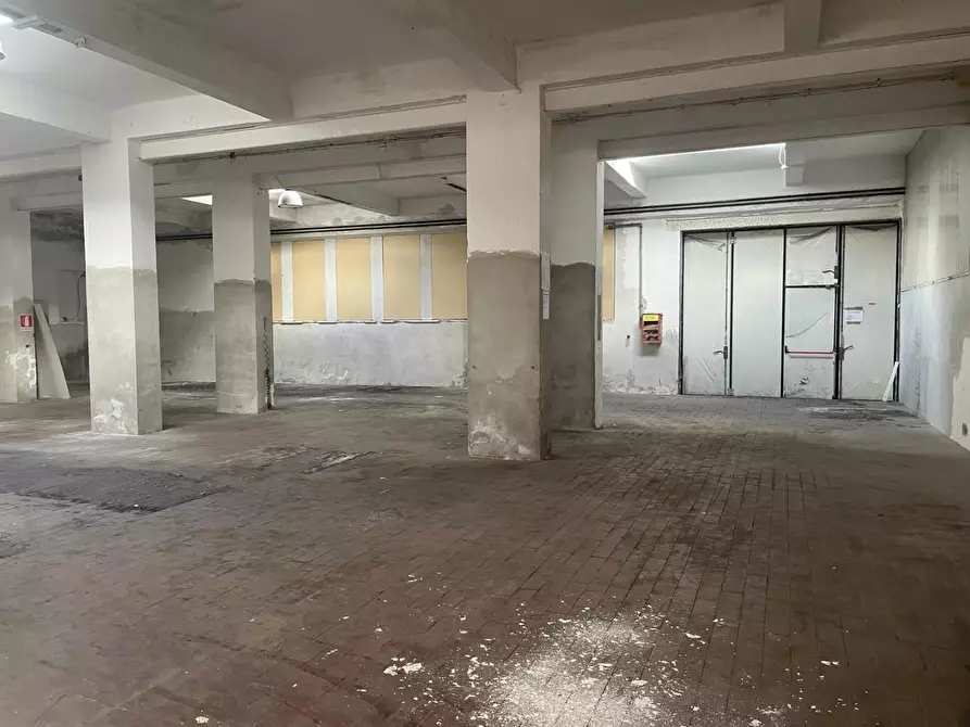 Immagine 23 di Capannone industriale in vendita  a Massa