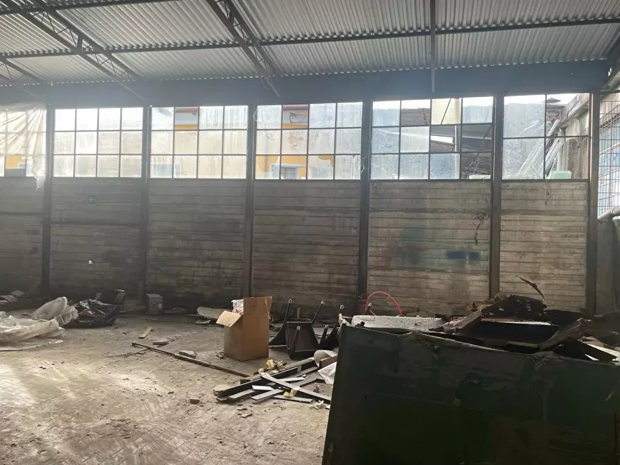 Immagine 29 di Capannone industriale in vendita  a Massa