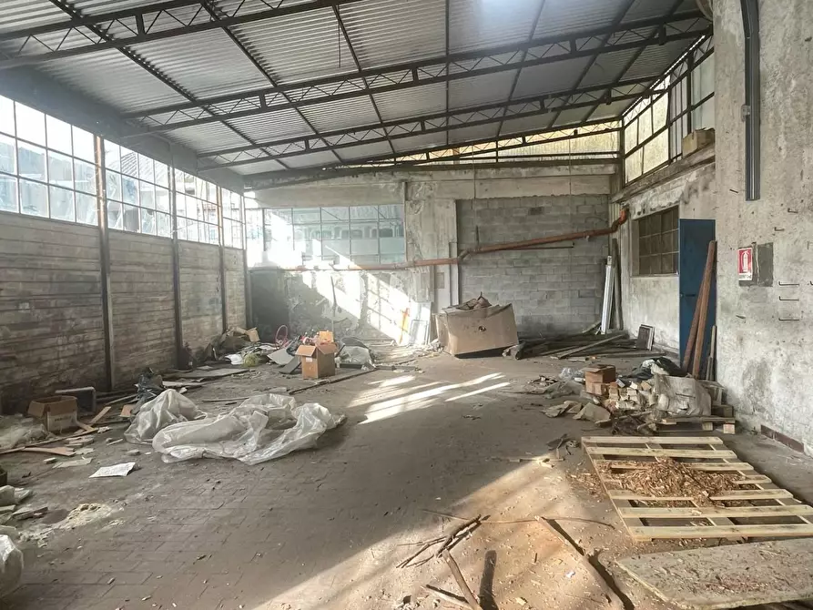 Immagine 27 di Capannone industriale in vendita  a Massa
