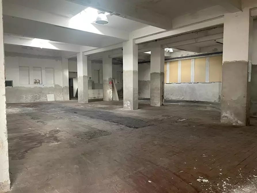 Immagine 24 di Capannone industriale in vendita  a Massa