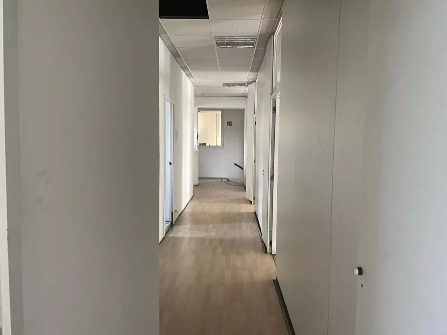 Immagine 6 di Capannone industriale in vendita  a Massa