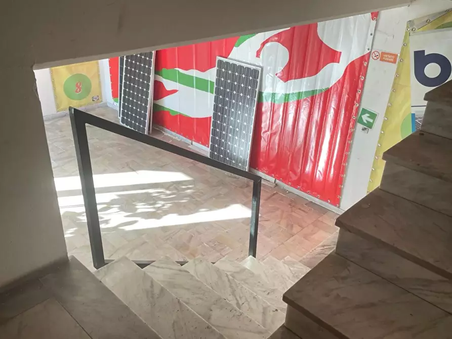 Immagine 17 di Capannone industriale in vendita  a Massa