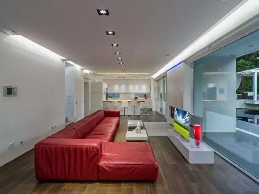 Immagine 9 di Villa in affitto  a Massa