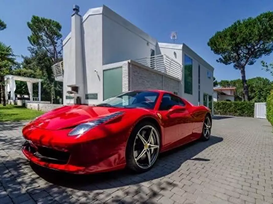 Immagine 16 di Villa in affitto  a Massa