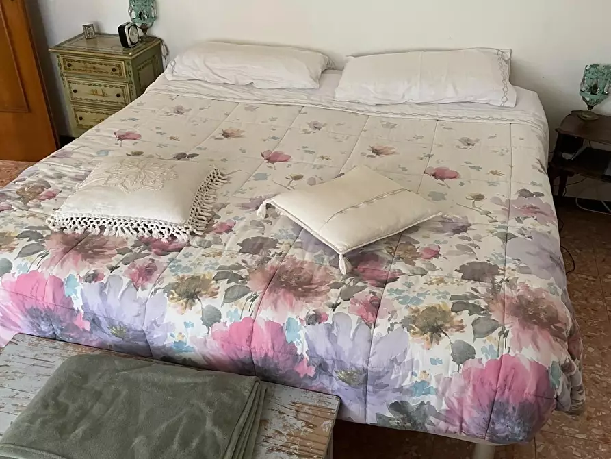 Immagine 11 di Appartamento in vendita  a Carrara