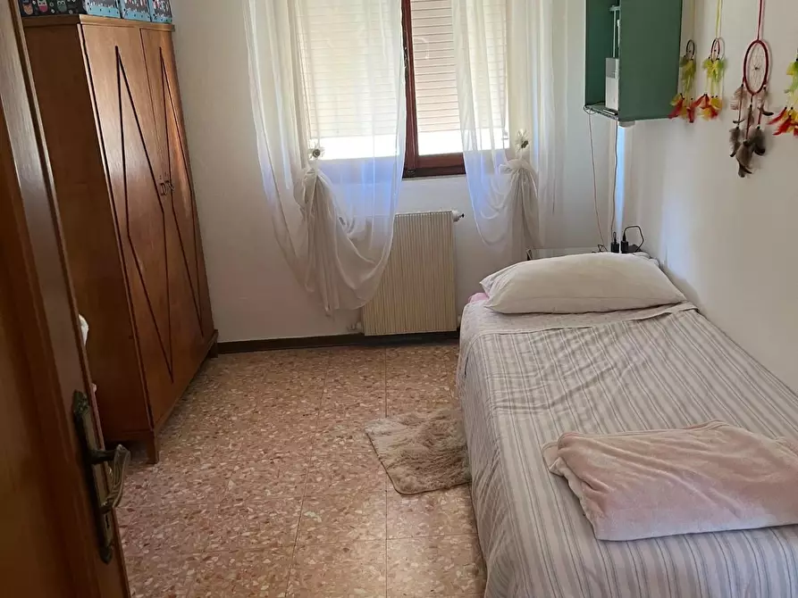 Immagine 17 di Appartamento in vendita  a Carrara