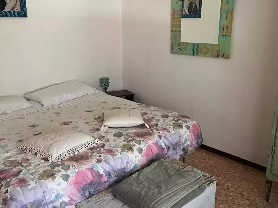 Immagine 12 di Appartamento in vendita  a Carrara