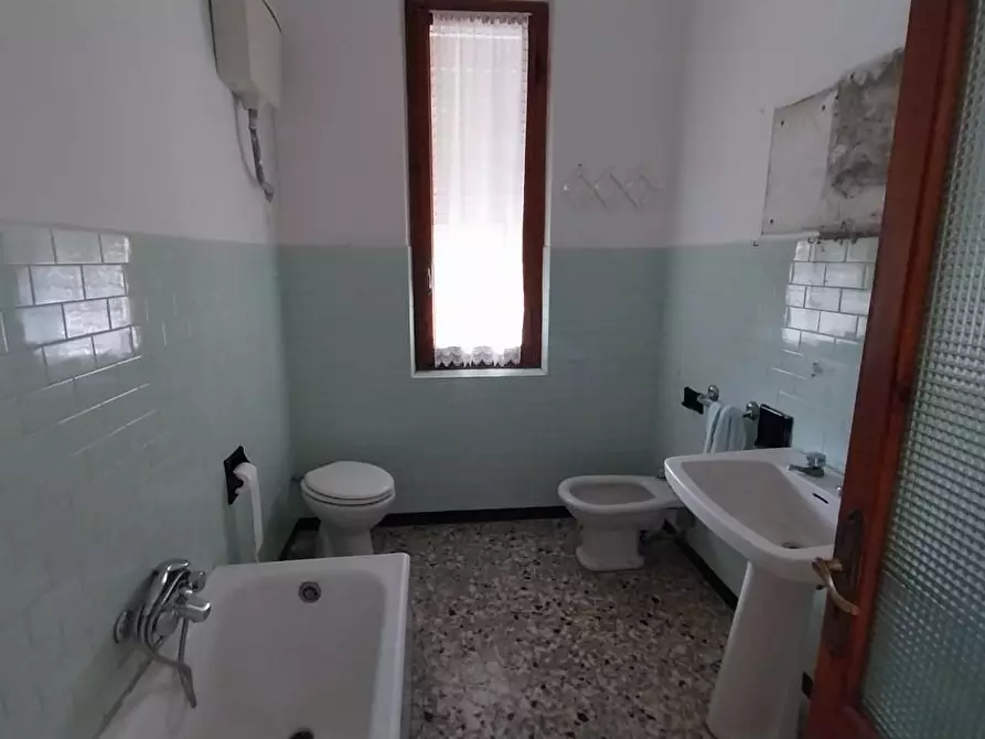 Immagine 15 di Appartamento in vendita  a Ameglia