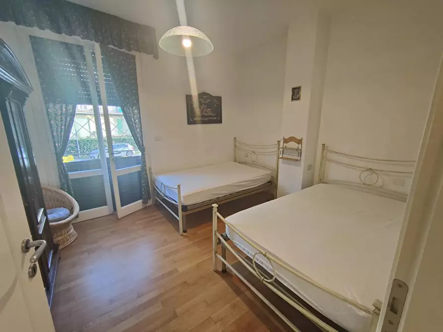 Immagine 9 di Appartamento in vendita  a Viareggio