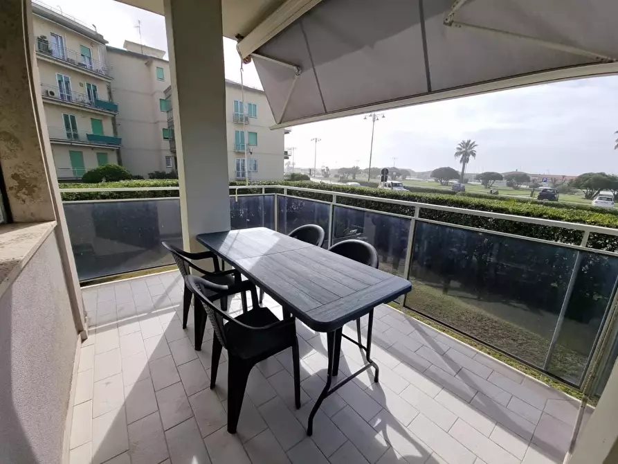 Immagine 5 di Appartamento in vendita  a Viareggio