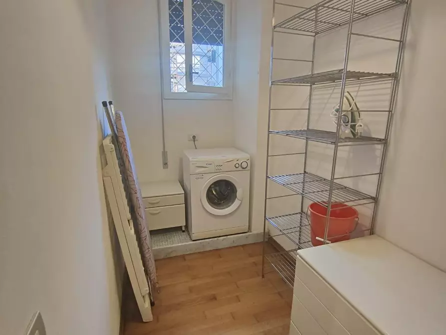 Immagine 15 di Appartamento in vendita  a Viareggio