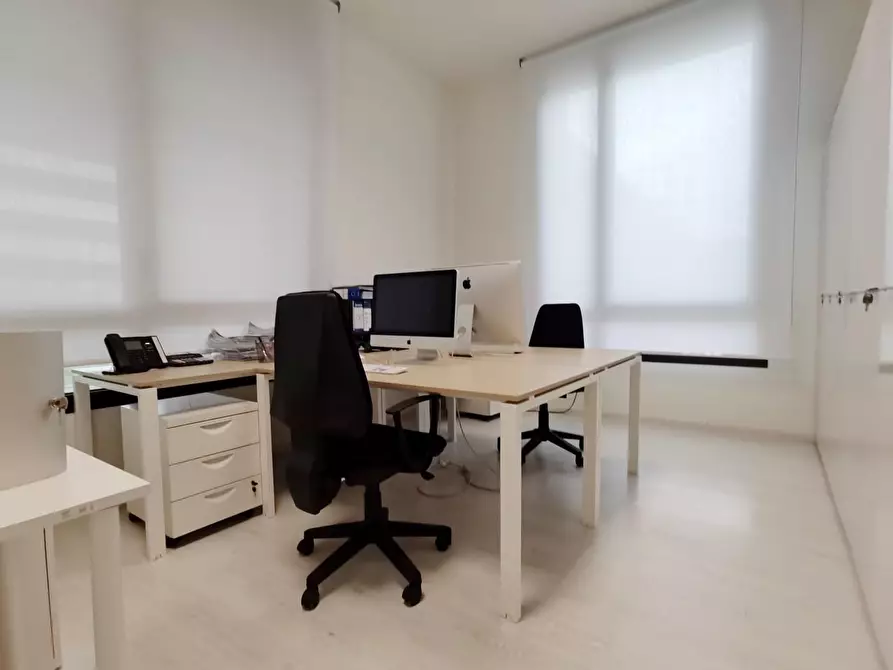 Immagine 29 di Ufficio in vendita  a Pisa