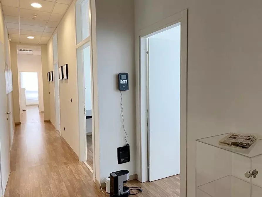 Immagine 27 di Ufficio in vendita  a Pisa