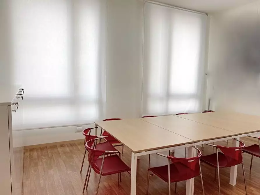 Immagine 24 di Ufficio in vendita  a Pisa