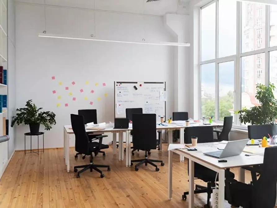 Immagine 21 di Ufficio in vendita  a Pisa