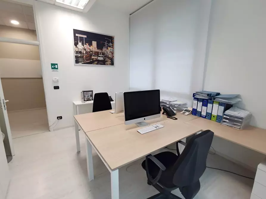 Immagine 32 di Ufficio in vendita  a Pisa