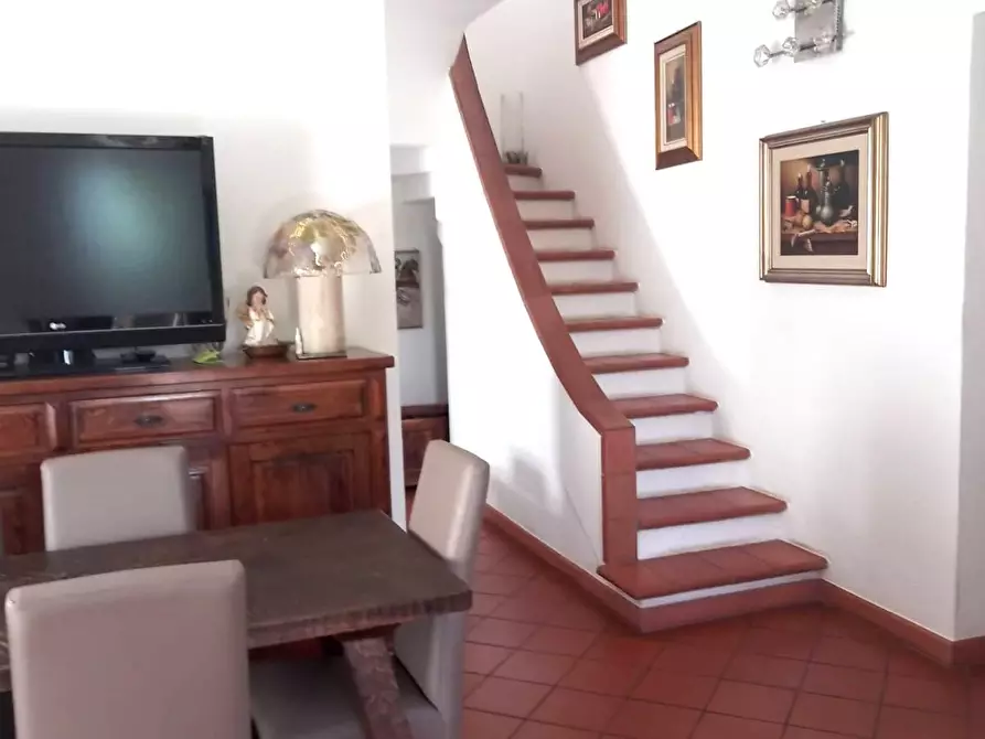 Immagine 10 di Casa bifamiliare in vendita  a Montignoso