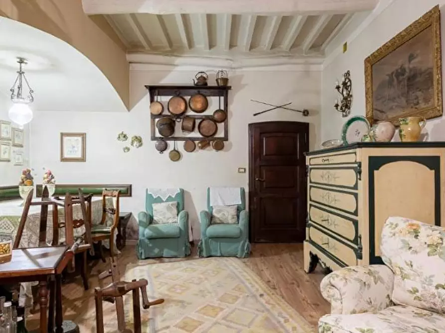 Immagine 11 di Villa in vendita  a Lucca