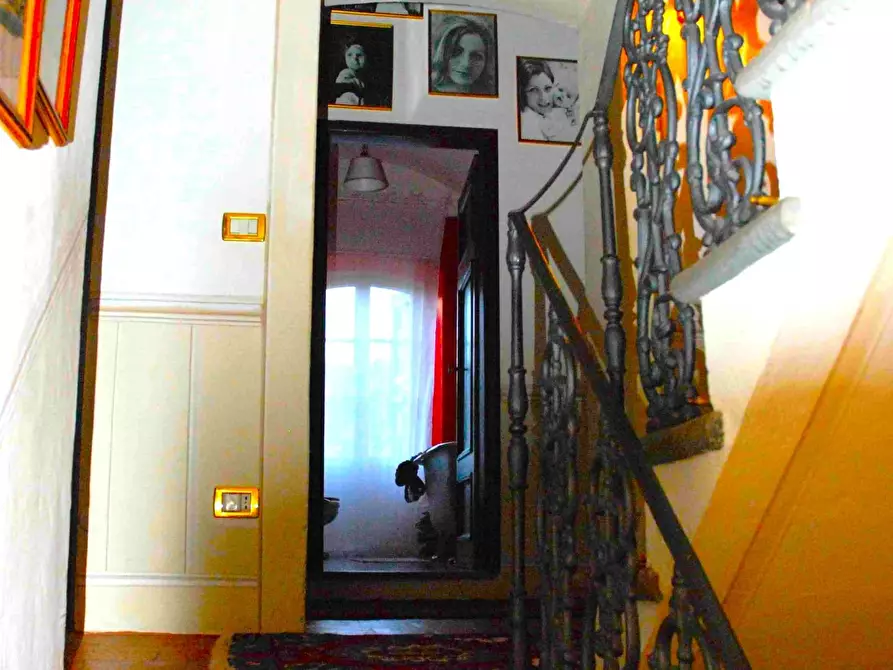 Immagine 18 di Villa in vendita  a Lucca