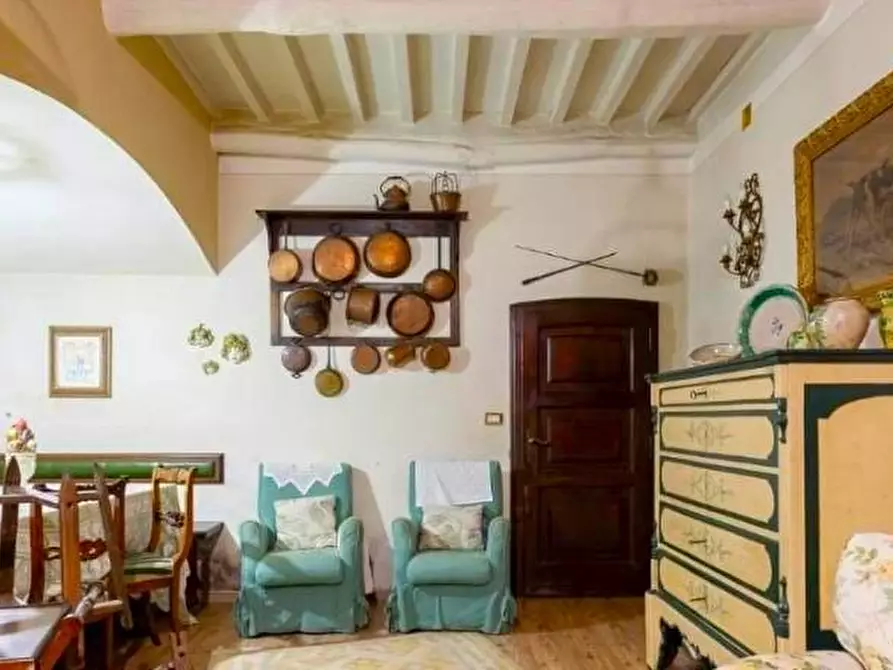 Immagine 8 di Villa in vendita  a Lucca