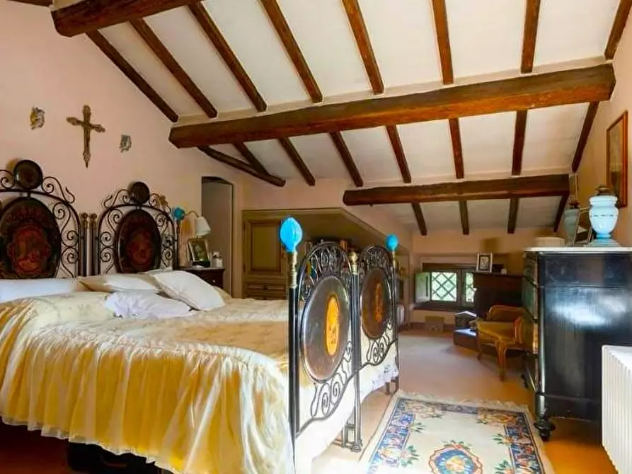 Immagine 23 di Villa in vendita  a Lucca