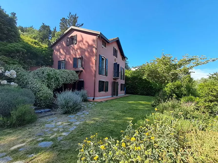 Immagine 27 di Villa in vendita  a Lucca