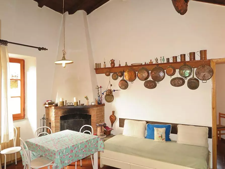 Immagine 43 di Casa colonica in vendita  a Tresana