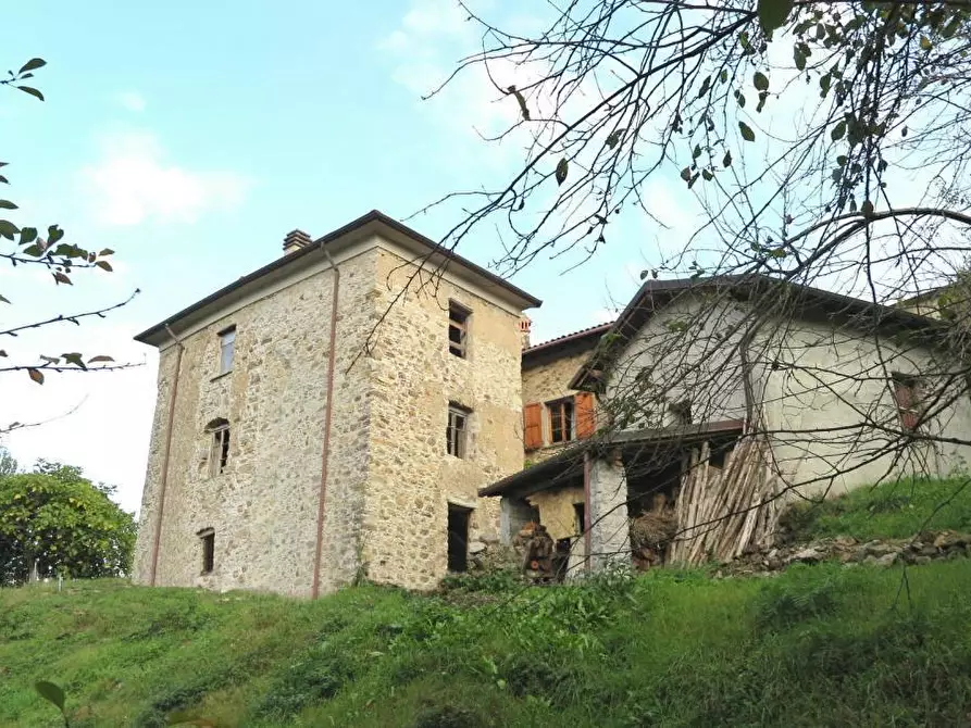 Immagine 40 di Casa colonica in vendita  a Tresana