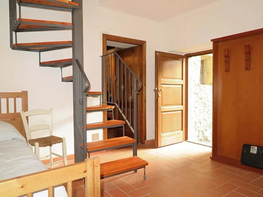 Immagine 55 di Casa colonica in vendita  a Tresana