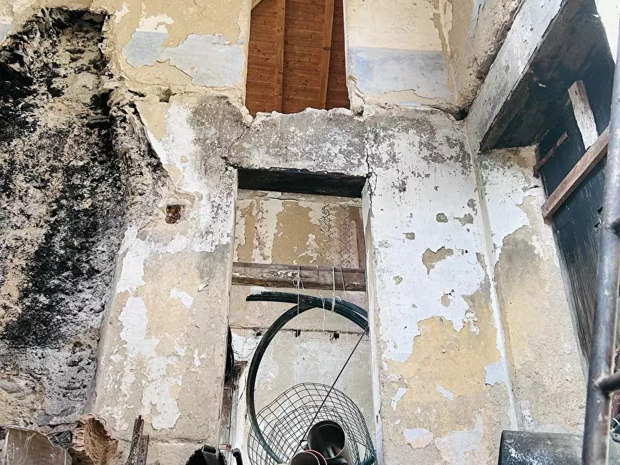 Immagine 30 di Casa colonica in vendita  a Tresana