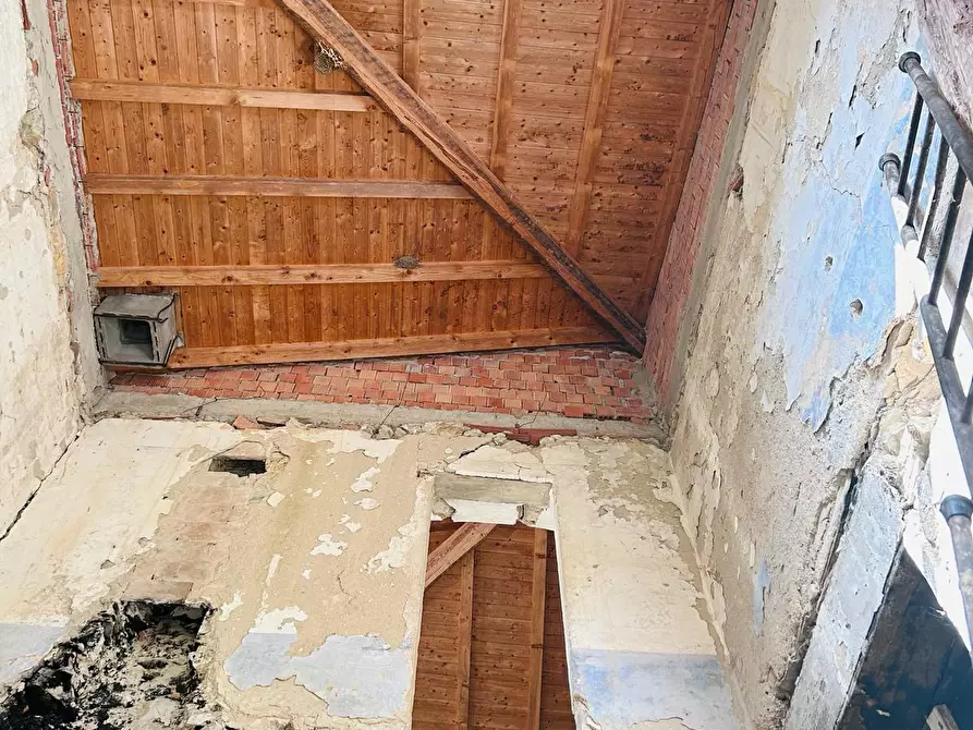 Immagine 29 di Casa colonica in vendita  a Tresana