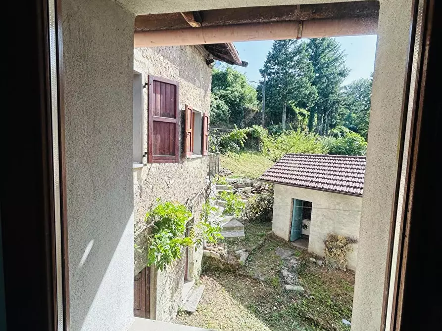 Immagine 26 di Casa colonica in vendita  a Tresana