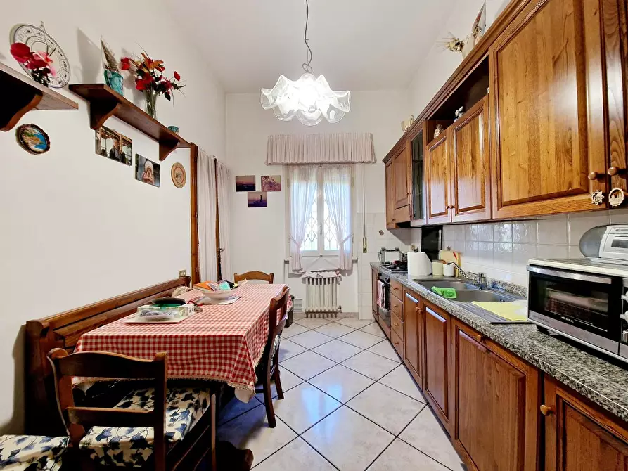 Immagine 1 di Porzione di casa in vendita  a Firenze