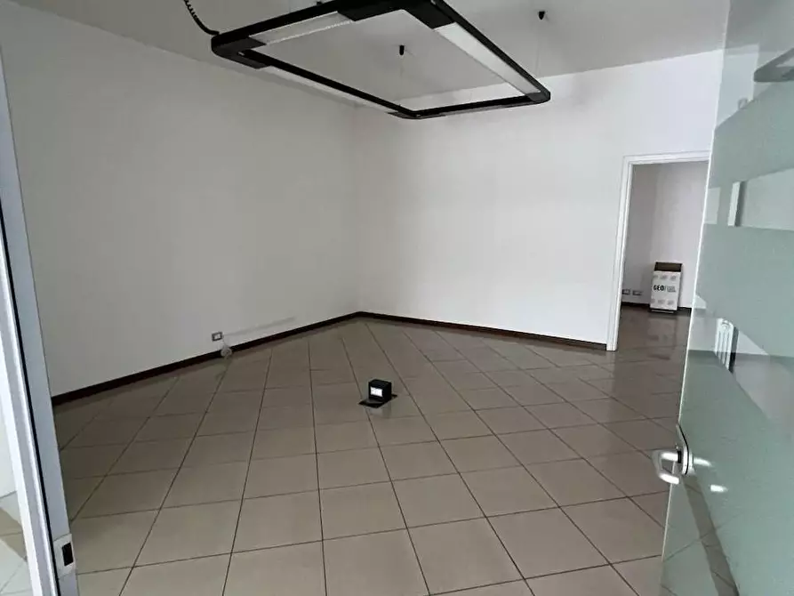 Immagine 19 di Ufficio in affitto  a Pisa
